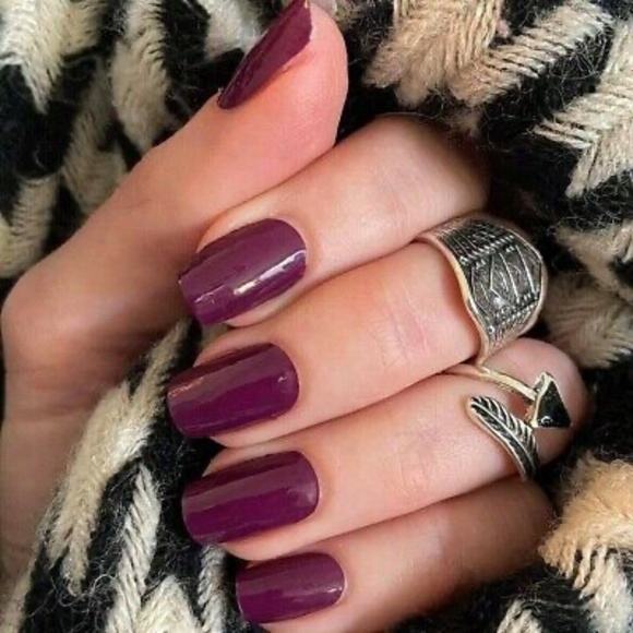 Aberdeen Aubergine 💅✨ Color STREET NEW Sealed - Long Lasting Nail Polish Strips - Picture 1 of 6